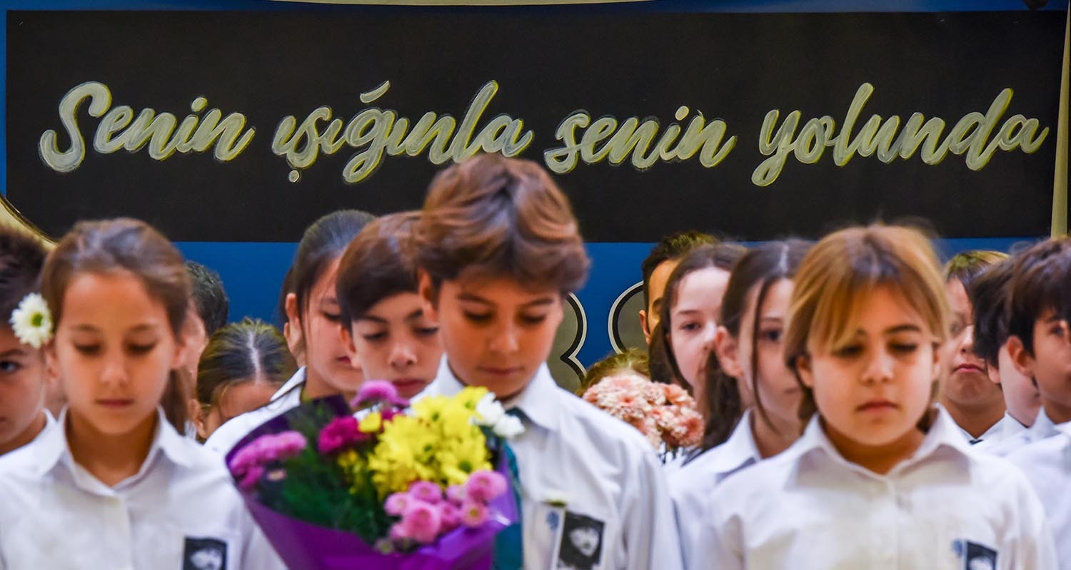 Senin Işığınla Senin Yolunda-img