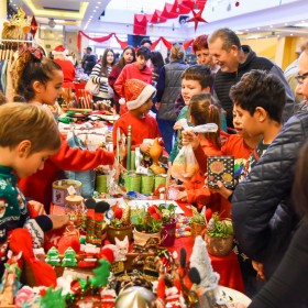 Minik eller ormanlar için çalıştı-img