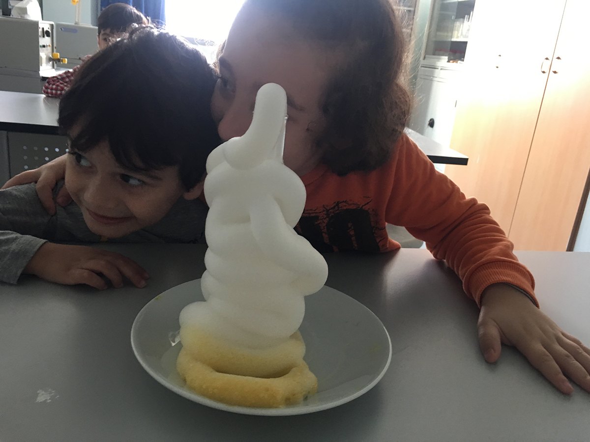 Köpükten Şelale Yaptılar-img
