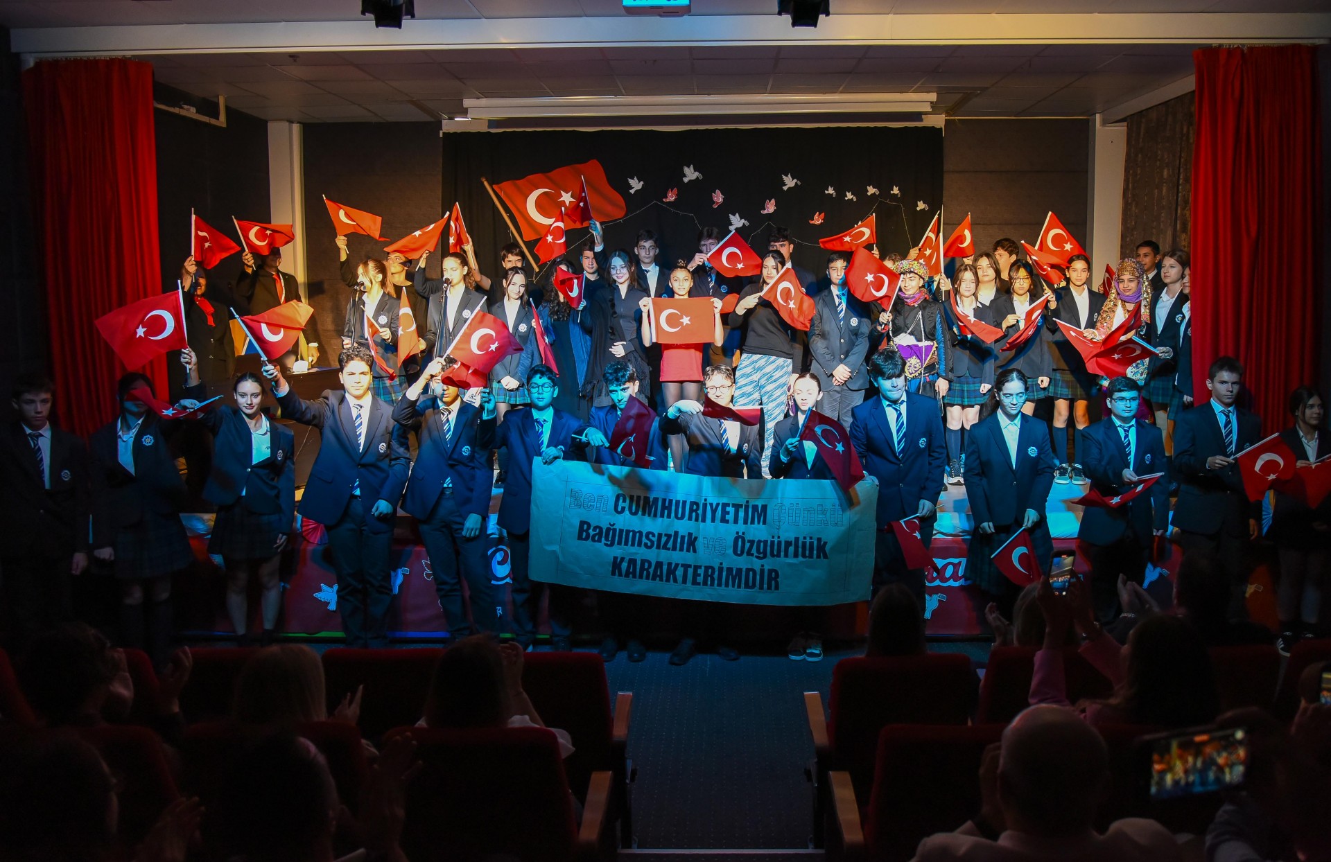 Cumhuriyetimizin 102. Yılı Özel Arkas Piri Reis Anadolu Lisesi’nde Coşkuyla Kutlandı-img